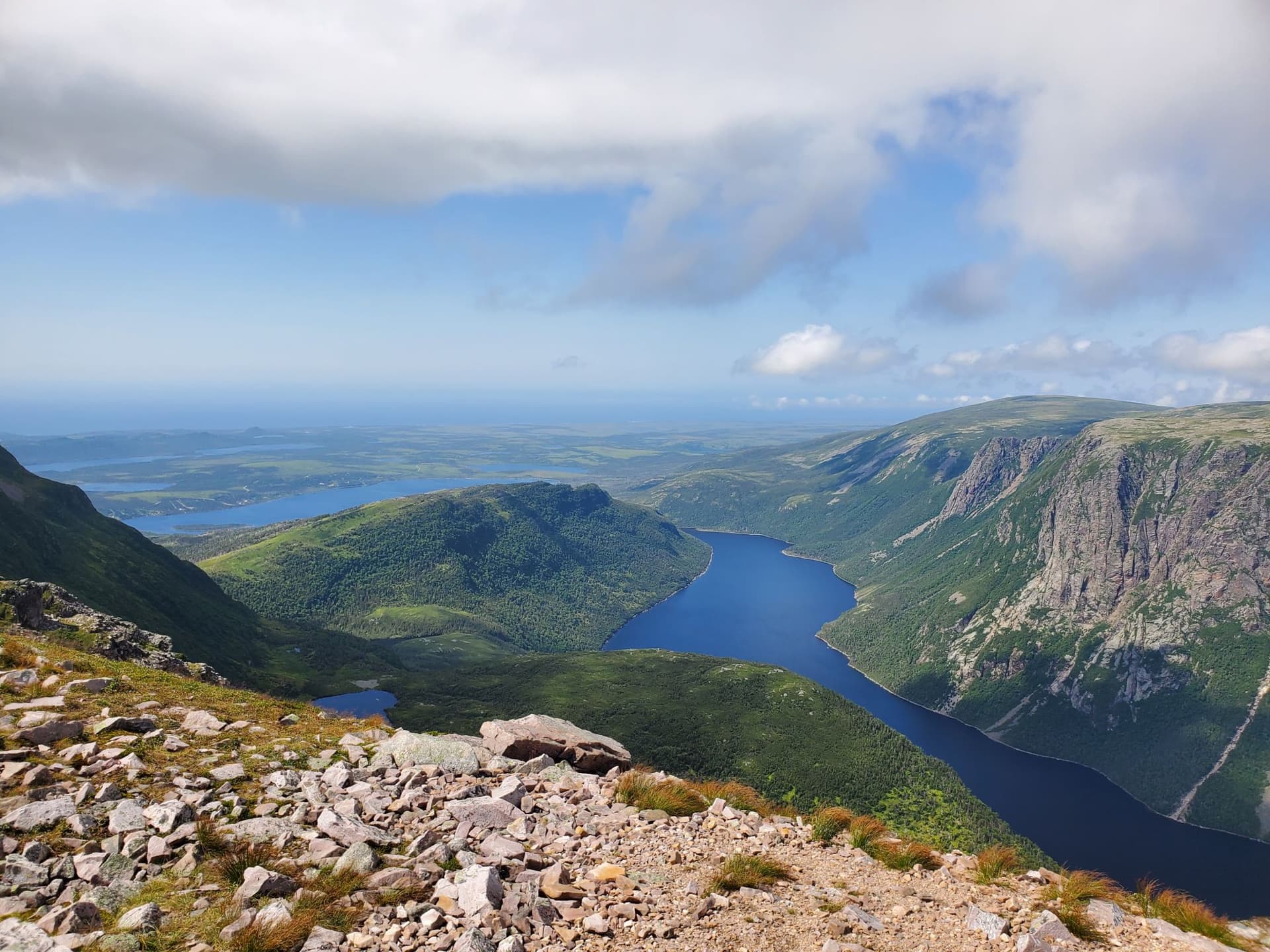 Magna Terra options 100% interest in Newfoundland mining properties to Gold Hunter