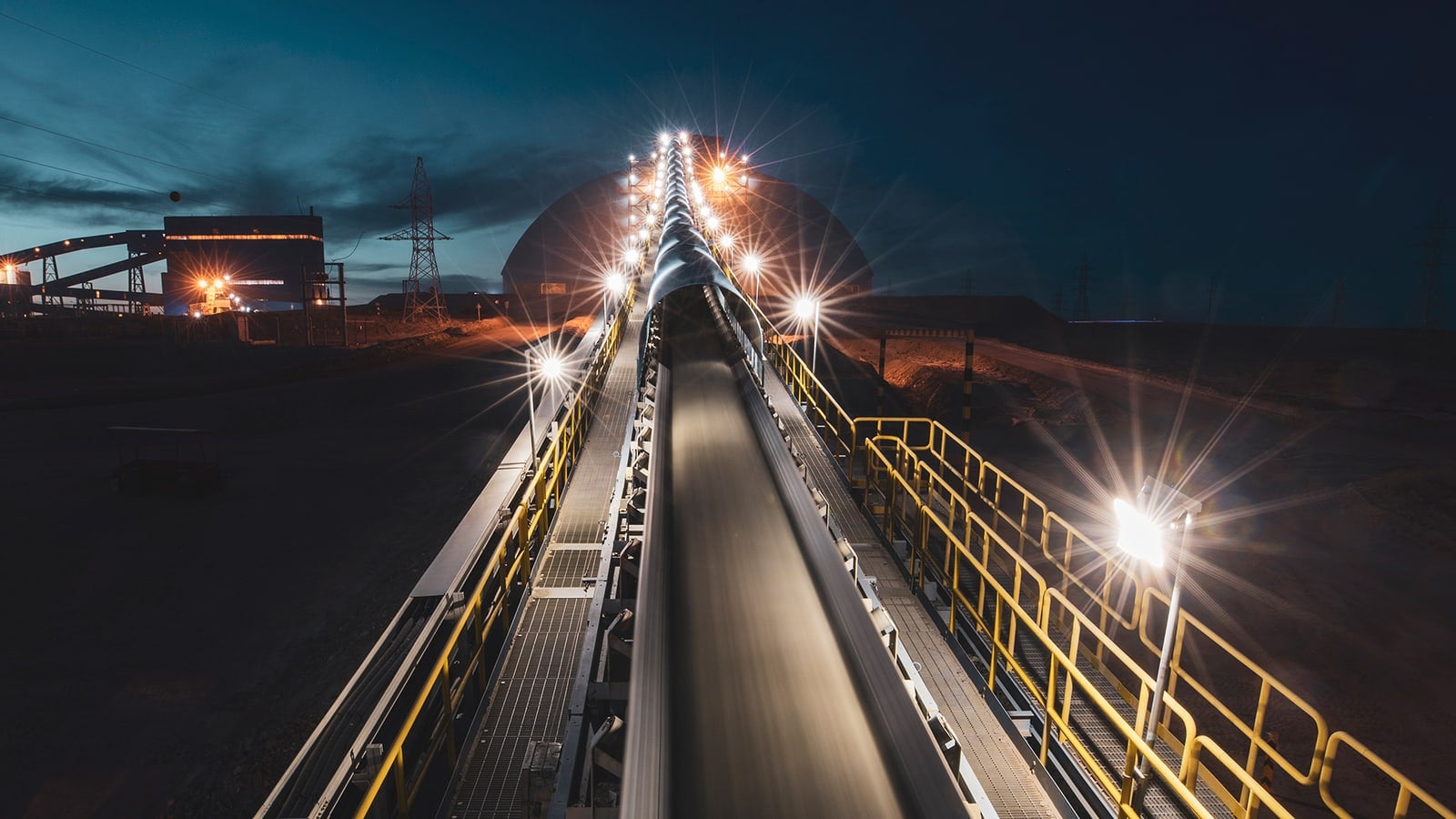 A photograph shows the concentrator at Oyu Tolgoi in Mongolia.