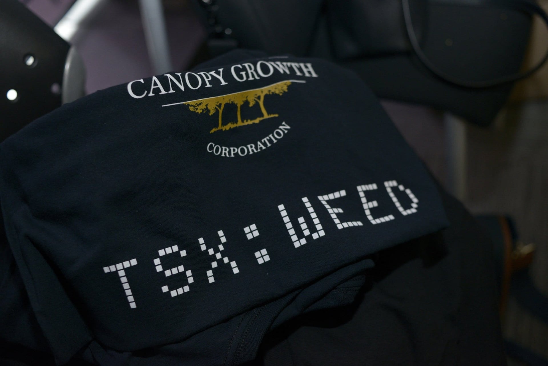 Canopy Growth Corp. (TSX:WEED)(NYSE:CGC) saw its shares take a beating Friday after fourth-quarter results losses widened and costs soared.