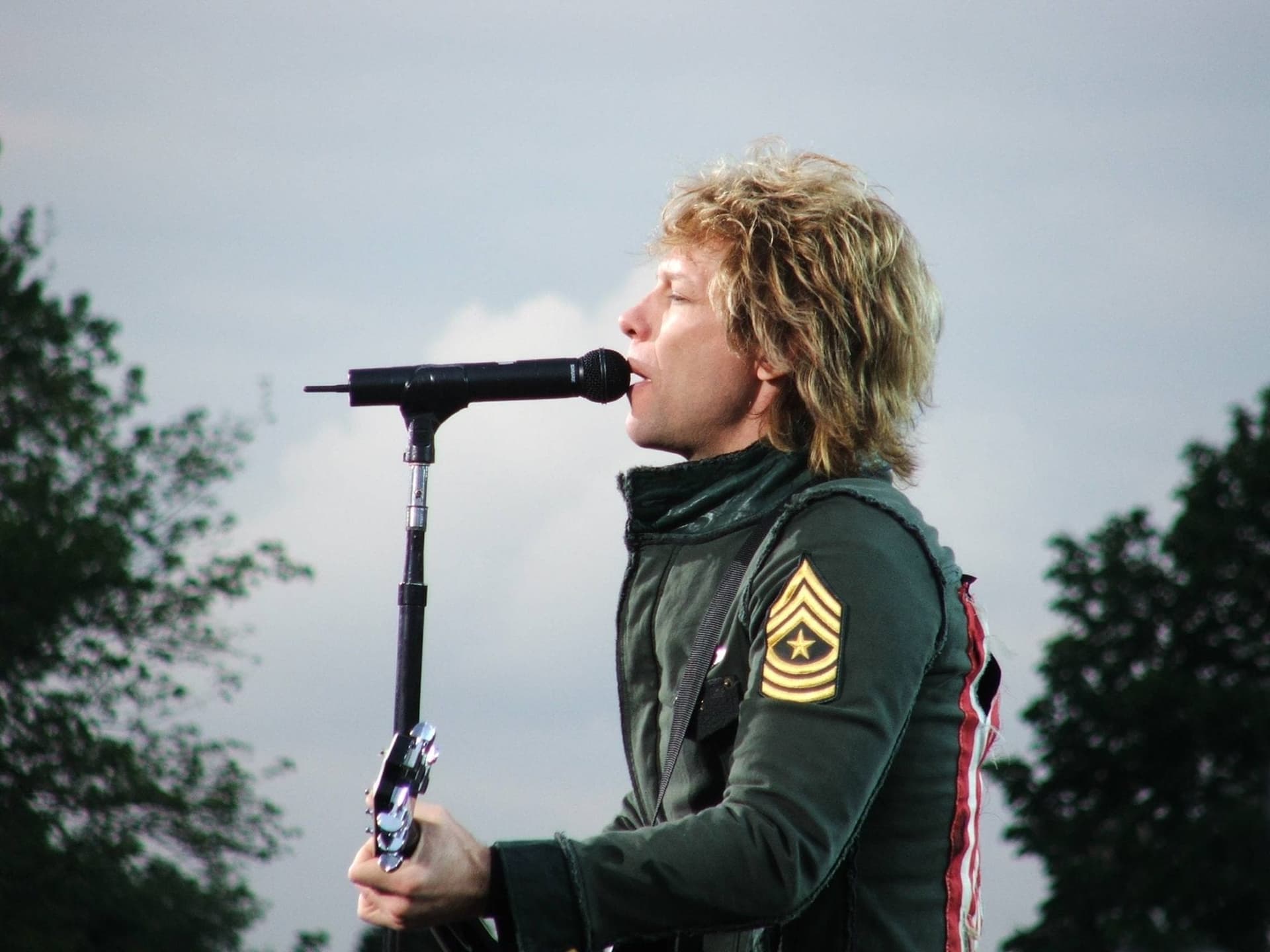 canopy growth earnings report Bon Jovi