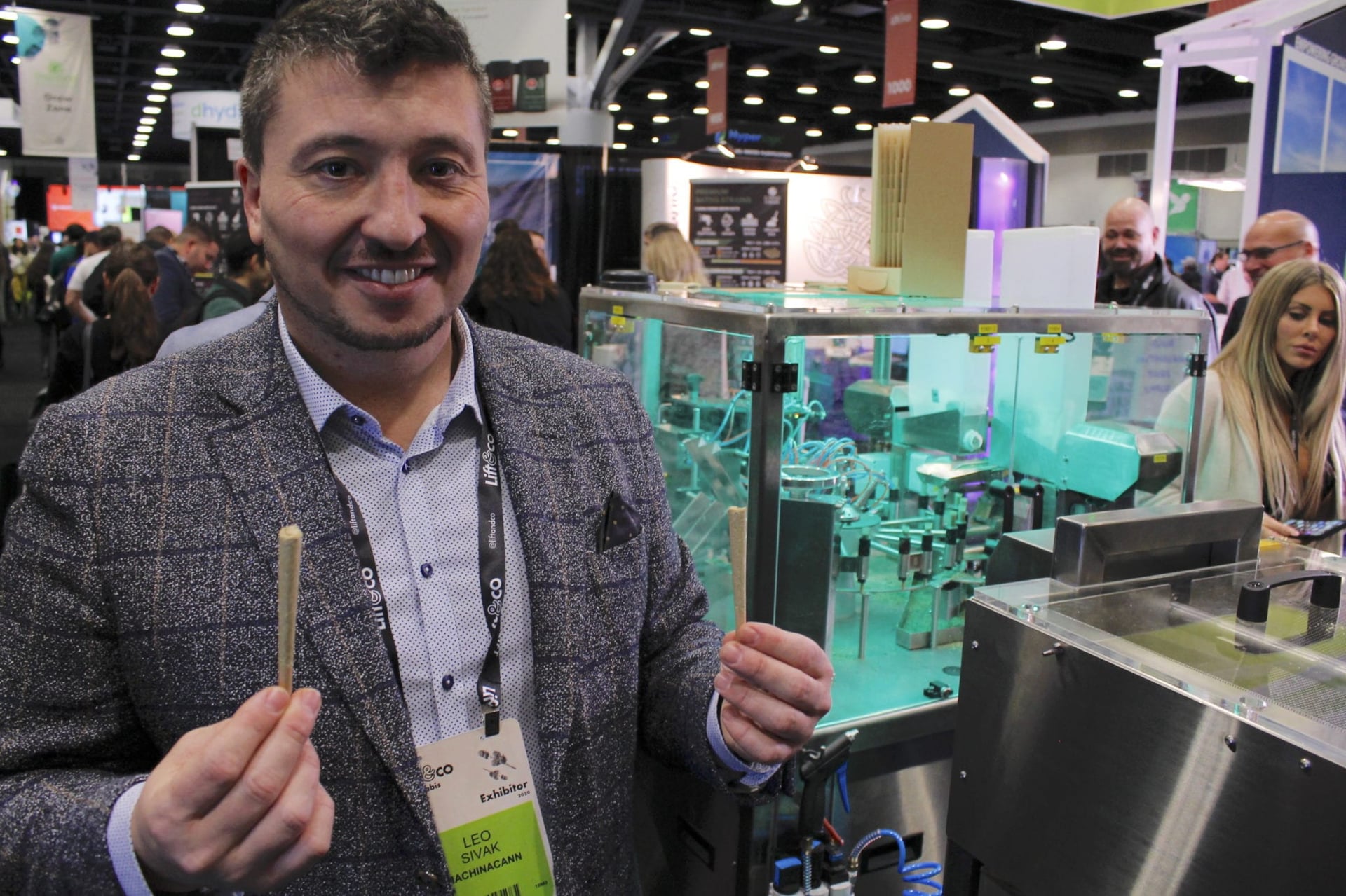 From weed home appliances to canned cannabis: Lift & Co. expo day 2 (photos)