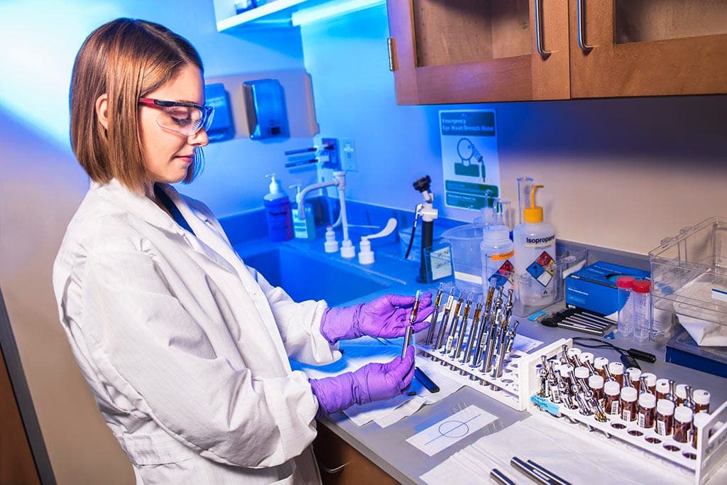 Threat of the vaping-related lung illness hasn't passed, says Oregon doctor