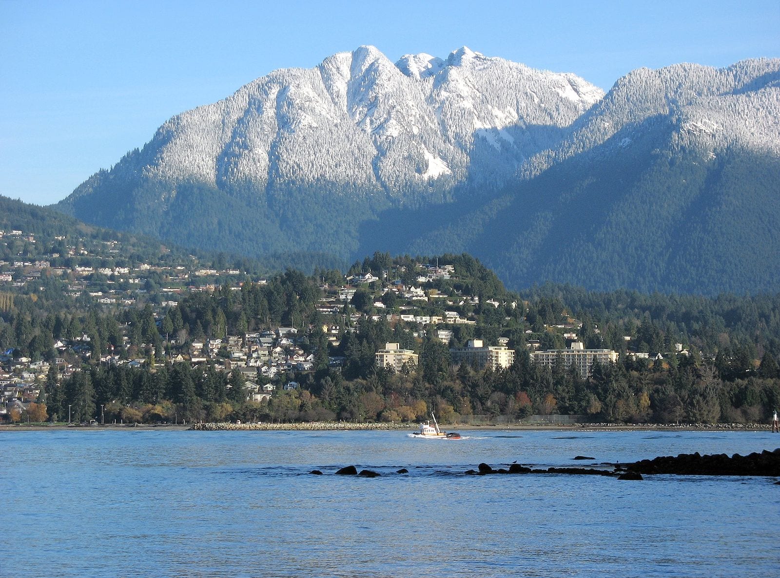 City of North Vancouver introduces higher fines for people smoking in public