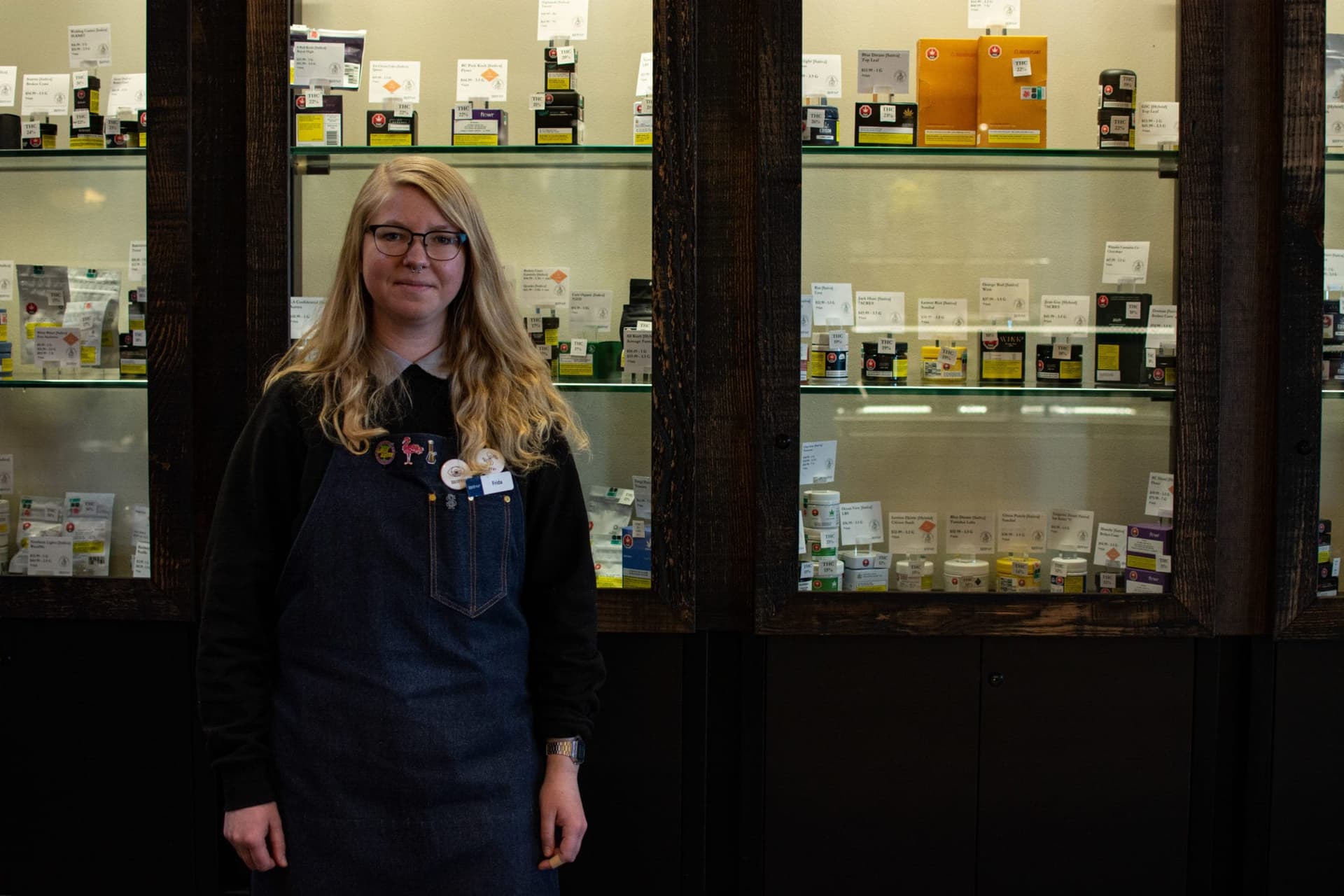 Consumers and companies embrace cannabis retail rush before expected mass shutdown - Frida Hallgren