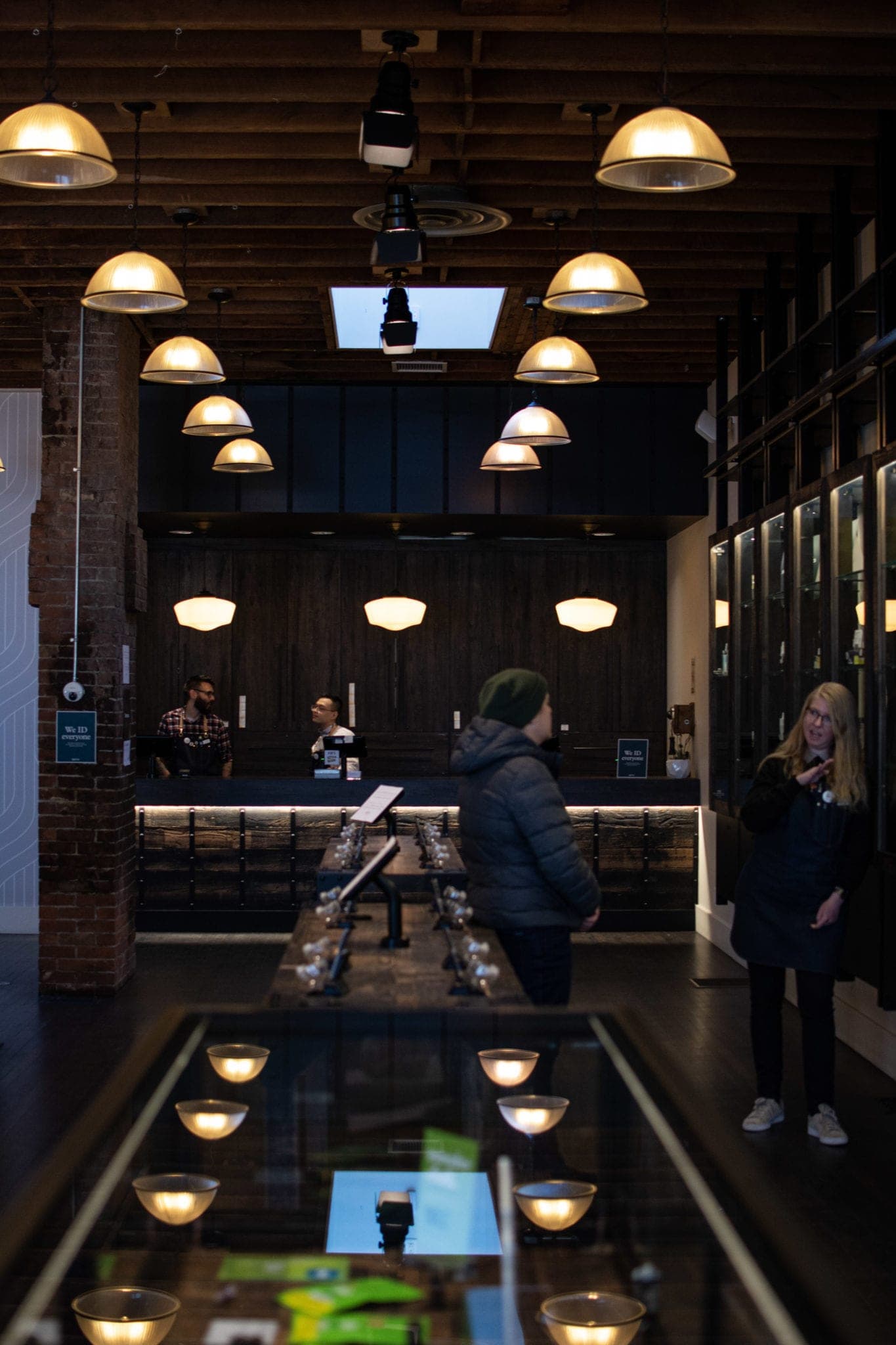 Consumers and companies embrace cannabis retail rush before expected mass shutdown - Muse Cannabis