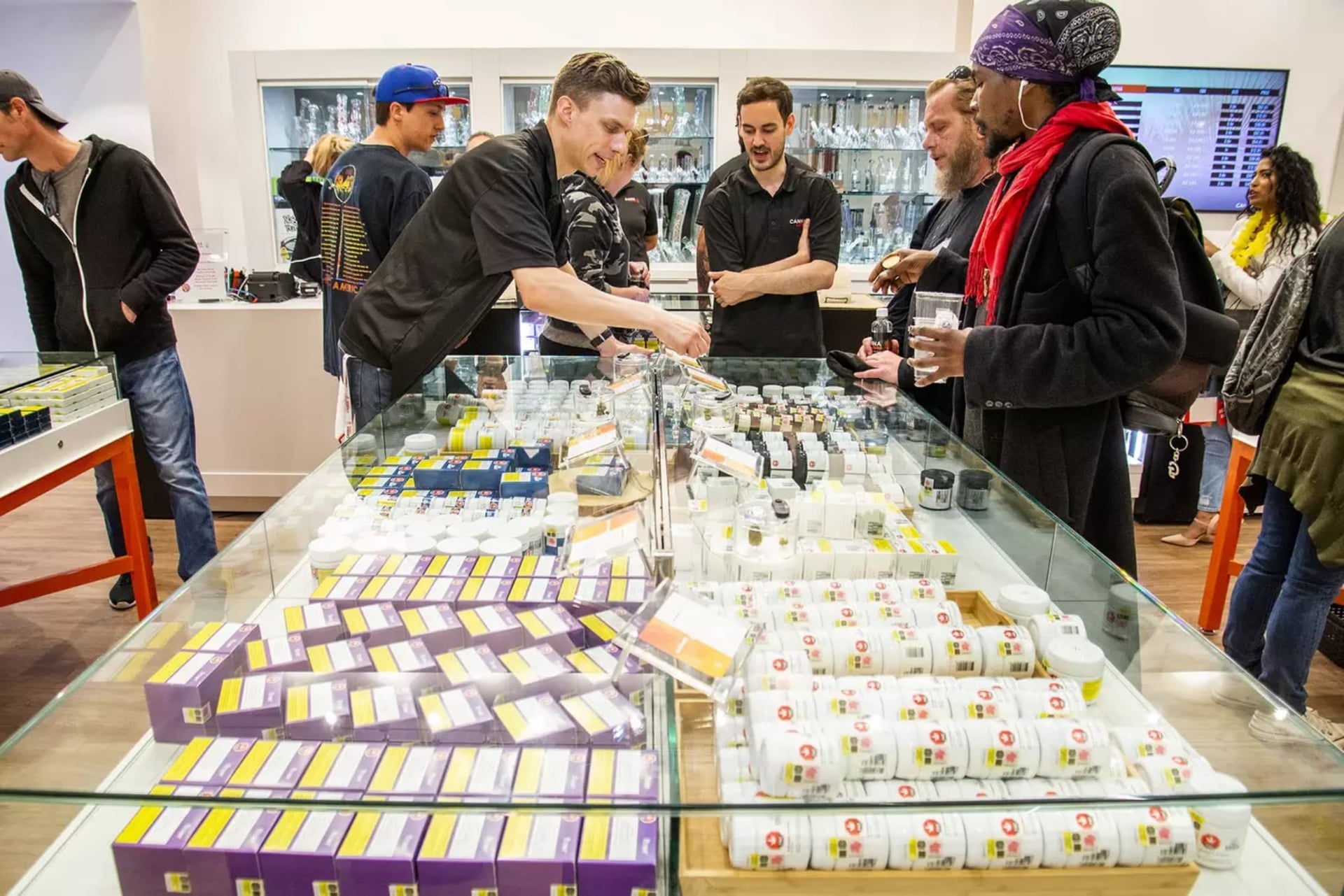 Canadian pot retailers applaud provinces for calling cannabis 'essential'