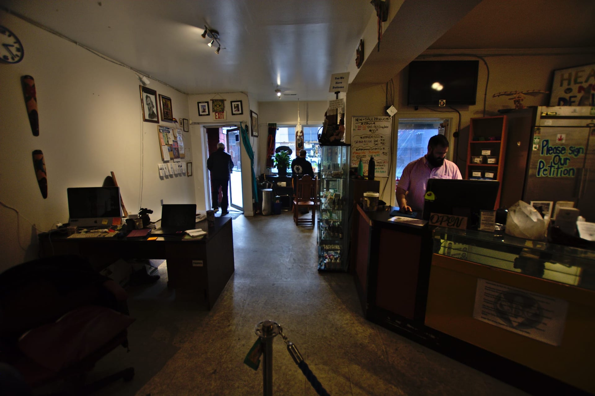 BC's weed business guide crentralizes key info but does little to dismantle barriers to entry