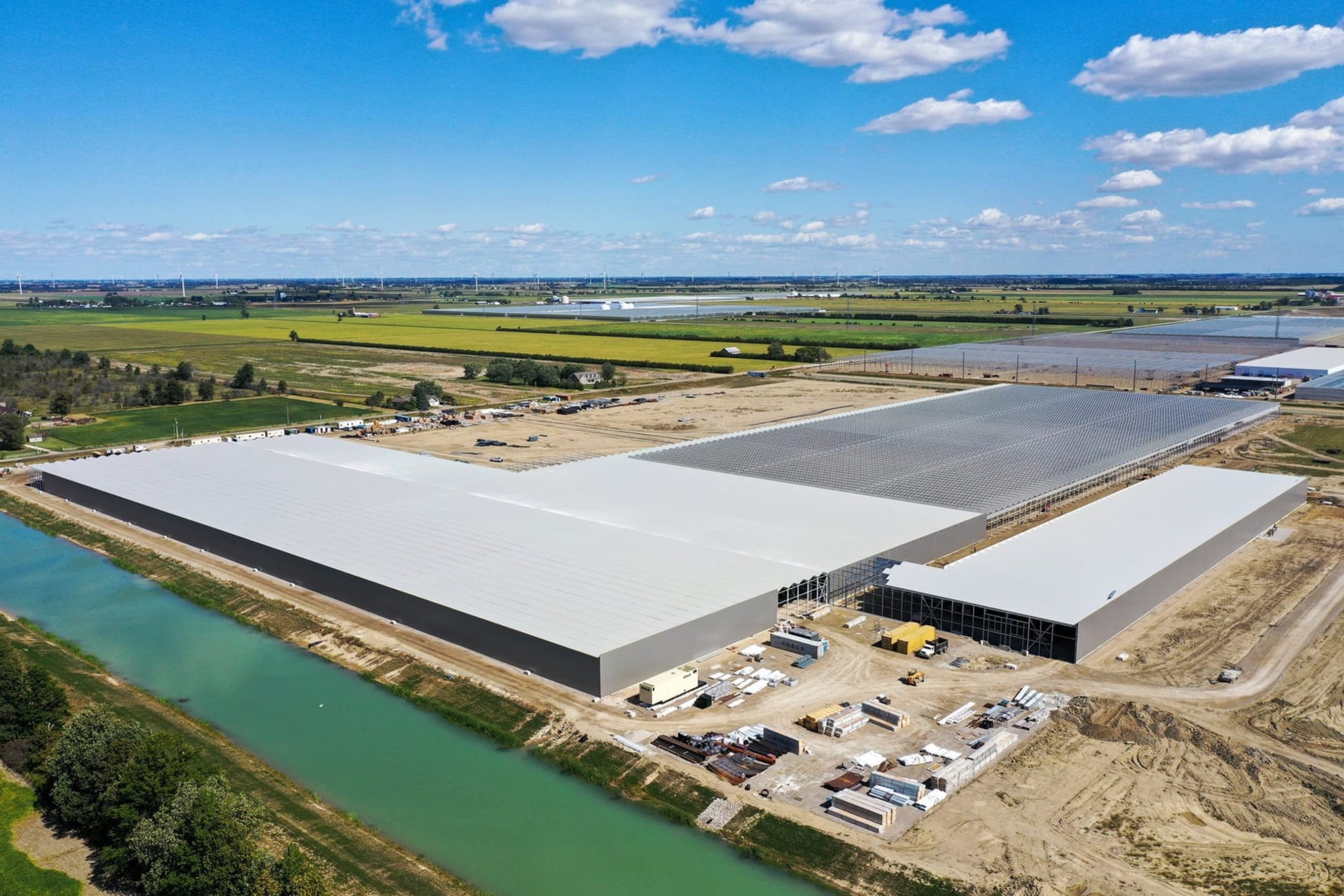 Auxly's joint venture Sunens Farms receives cultivation licence