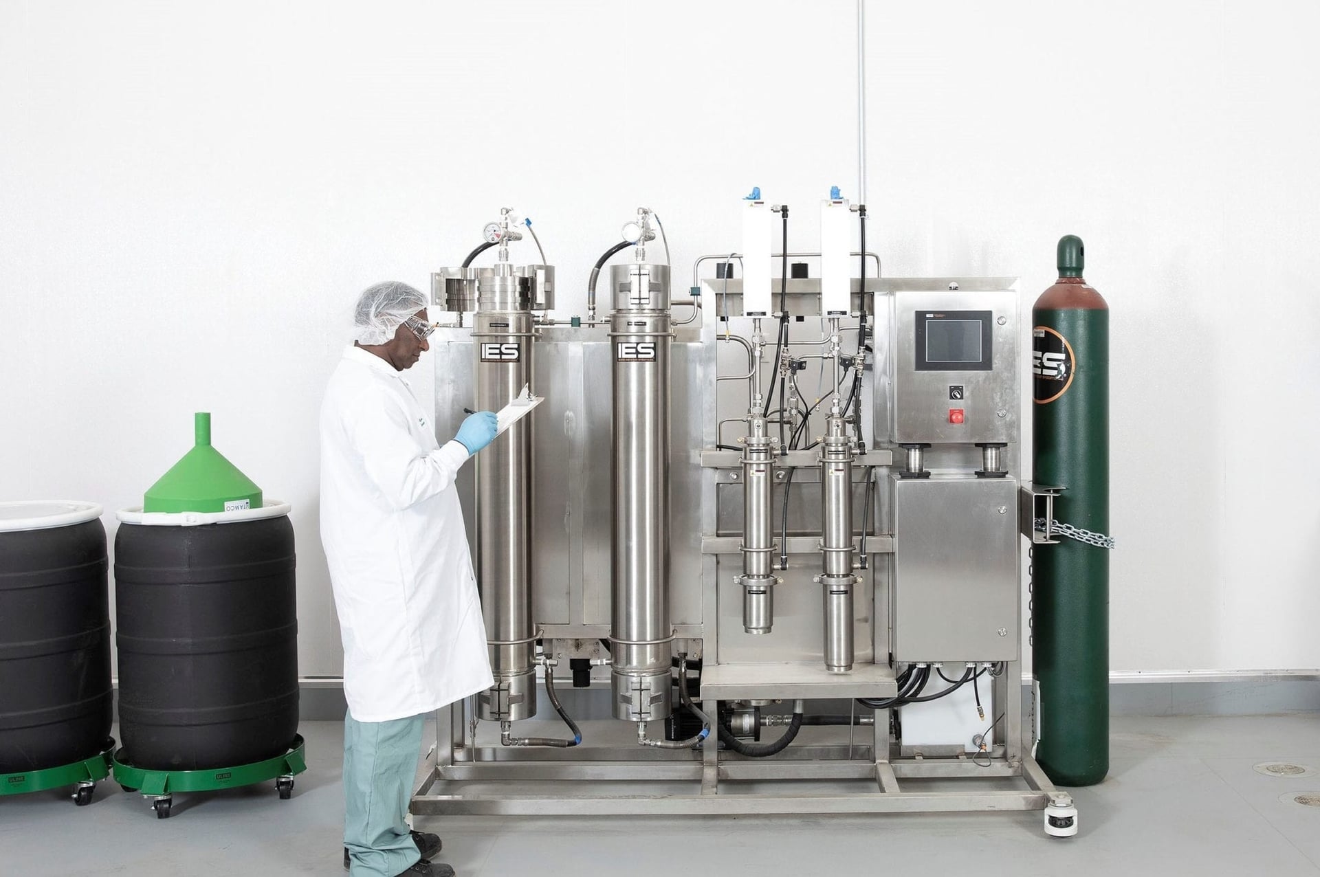 Decibel licensed to sell Qwest cannabis extracts