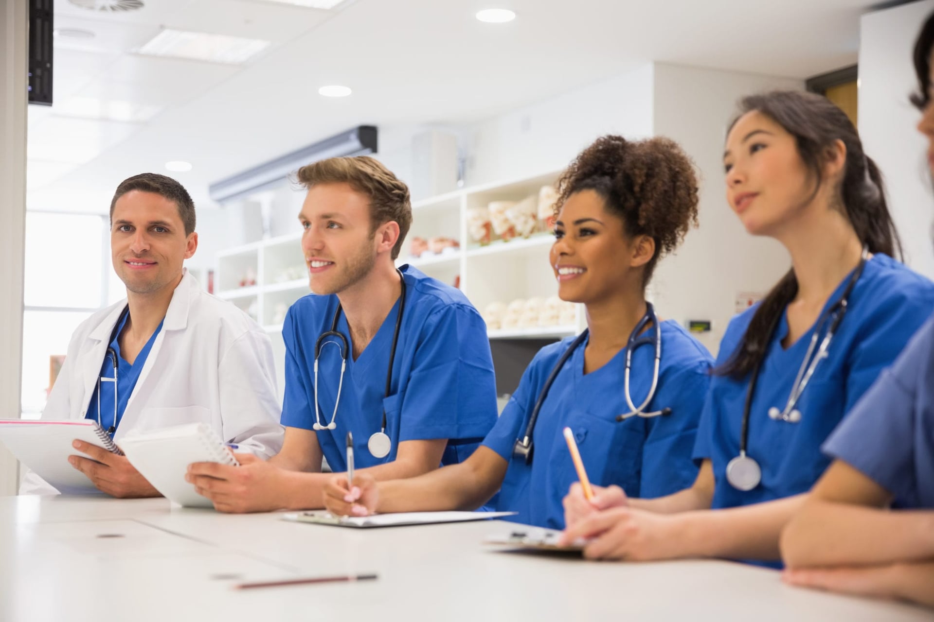 UK doctors to get up to speed on weed