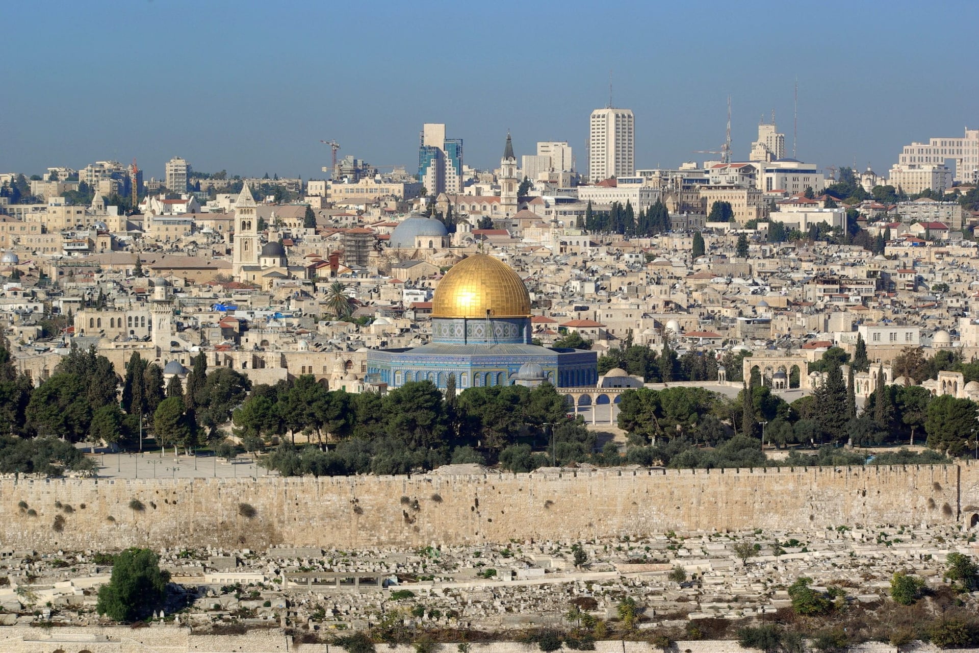 Aphria joins Israeli medical cannabis rush with new supply deal