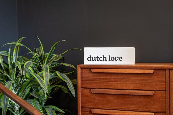 dutch love cannabis logo