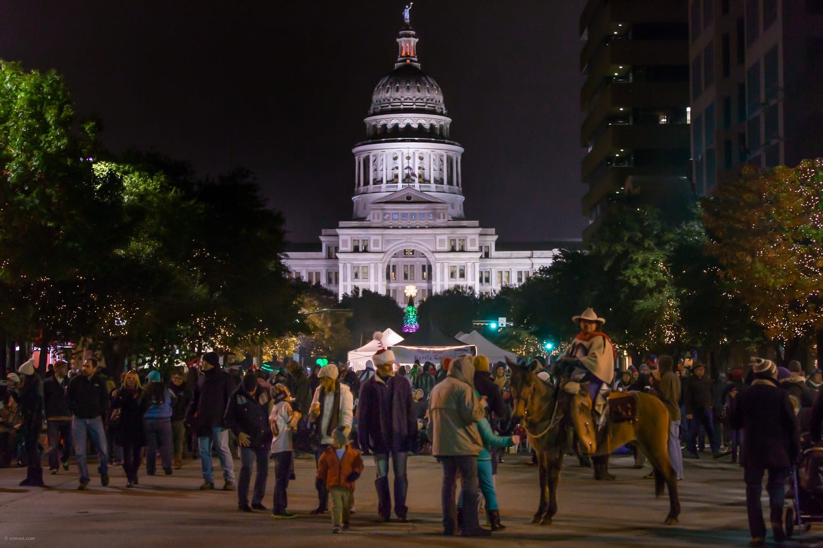 Legalizing weed in Texas would generate billions in tax revenues, report says