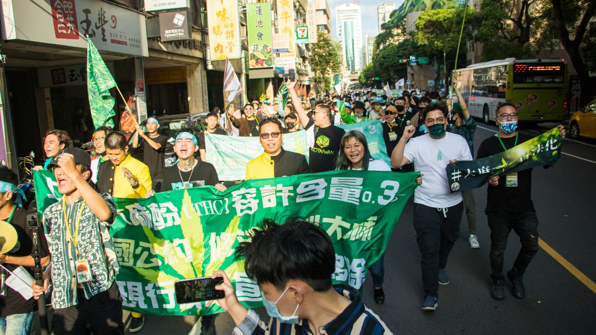 Activists and experts push for legal cannabis in Taiwan - top