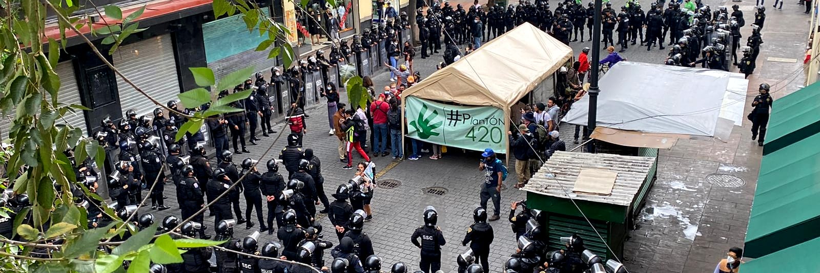 Mexican police 'kettle' weed activists, prevent protest at Supreme Court