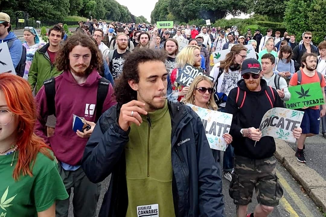 Over 1,000 people march for cannabis reform in Ireland - major smoke up (1)