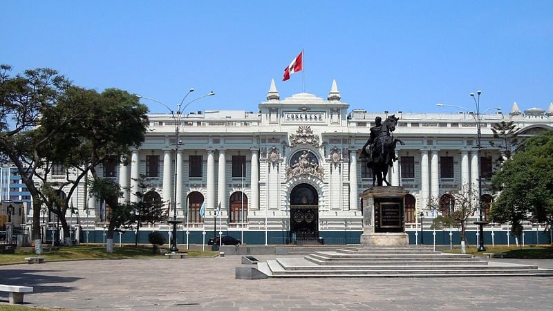 Wideshot of Peru's Congress building in Lima during the day
