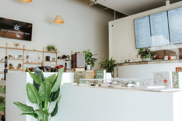 High Tide acquires Crossroads Cannabis retail stores