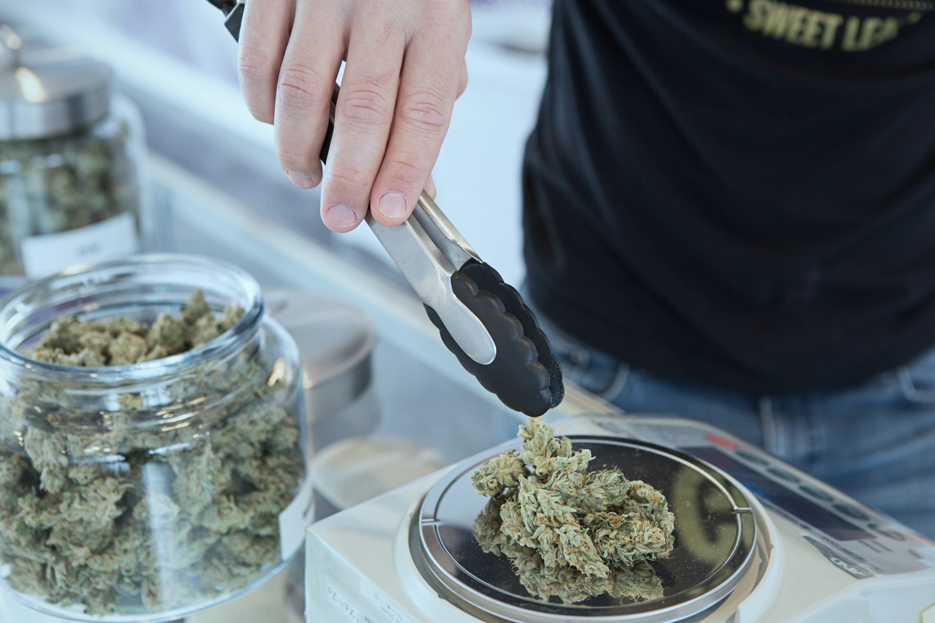 Canadian cannabis sales up by 3.7% to $372.4M in April.jpg