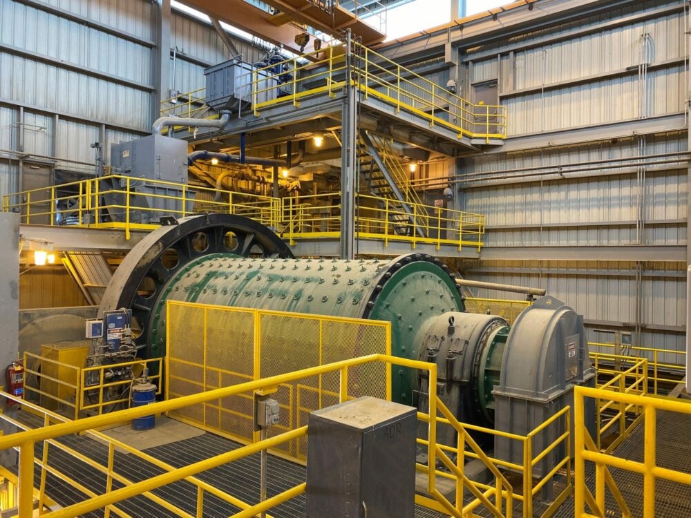 i-80 Gold merger adds carbonate replacement deposits to land package