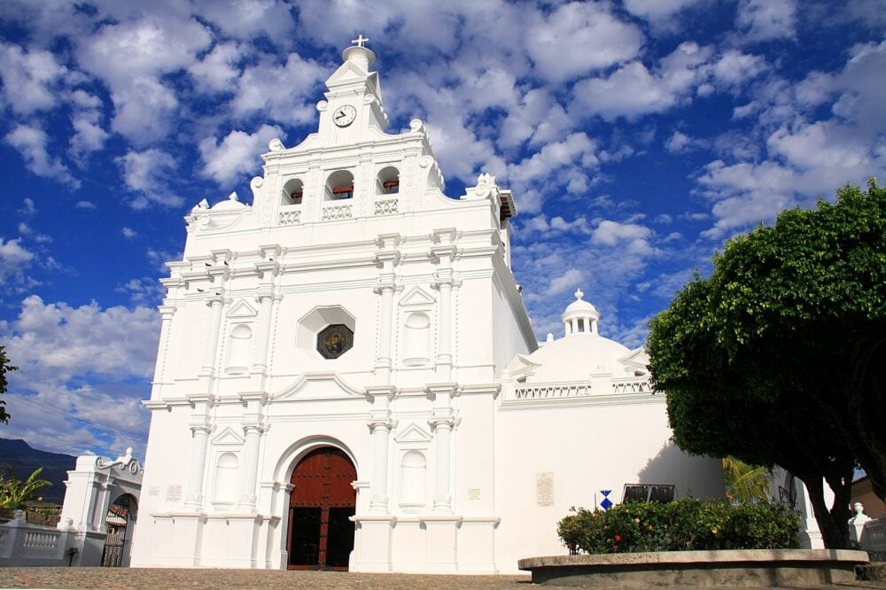 Tether invests in sustainable Bitcoin mining in El Salvador