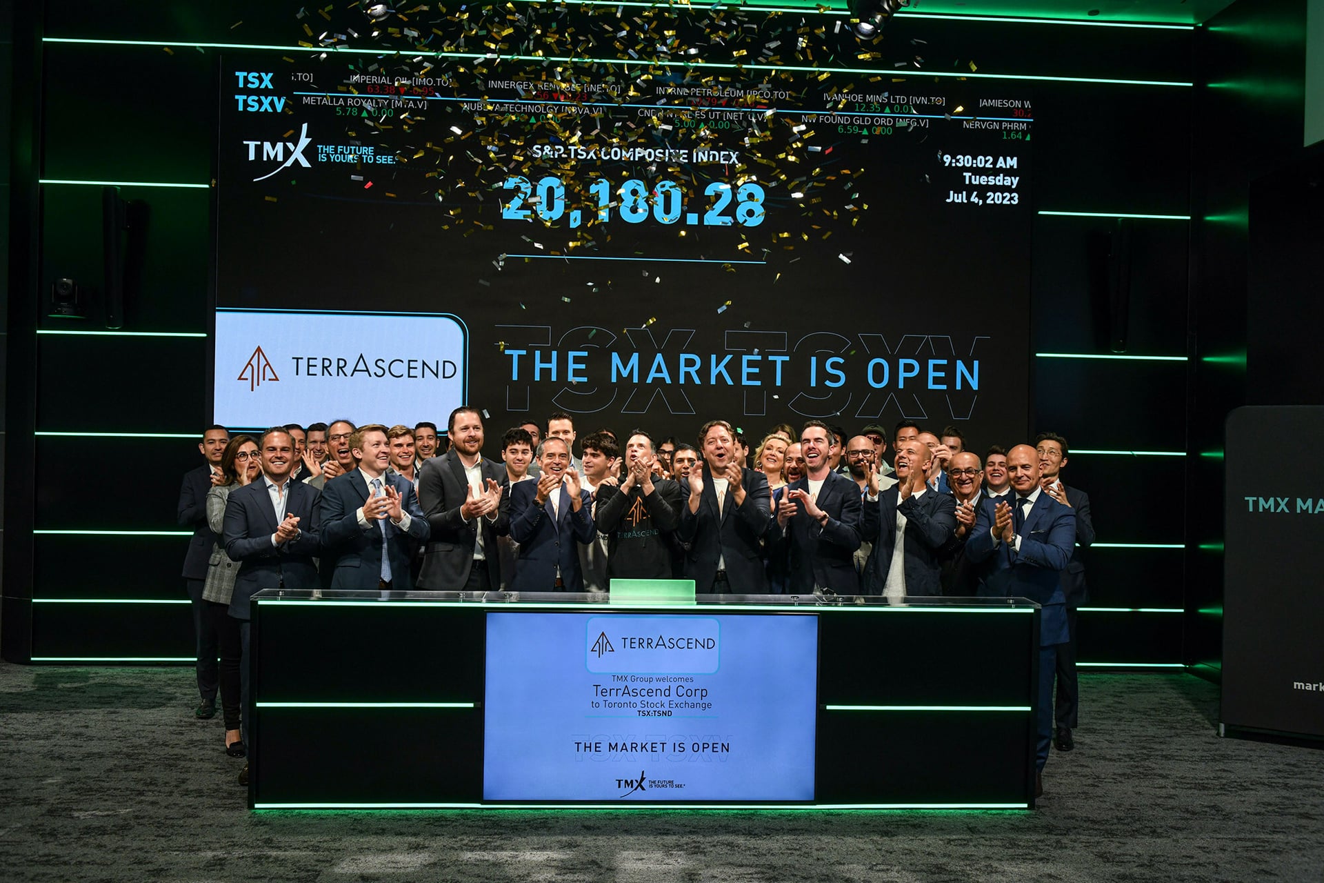 TerrAscend and ATB Capital Markets officiate listing at the Toronto Stock Exchange