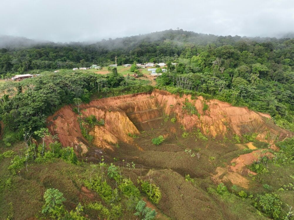 Founders Metals uncovers high grade gold concentrates of 113 gt over 1 meter in Suriname