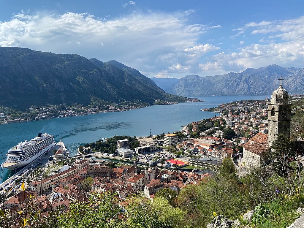 Binance client executives robbed of USD$12.5 million while on a business trip to Montenegro