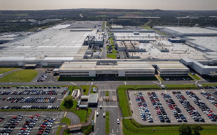 Nissan invests £2B to expand EV production at UK manufacturing plant