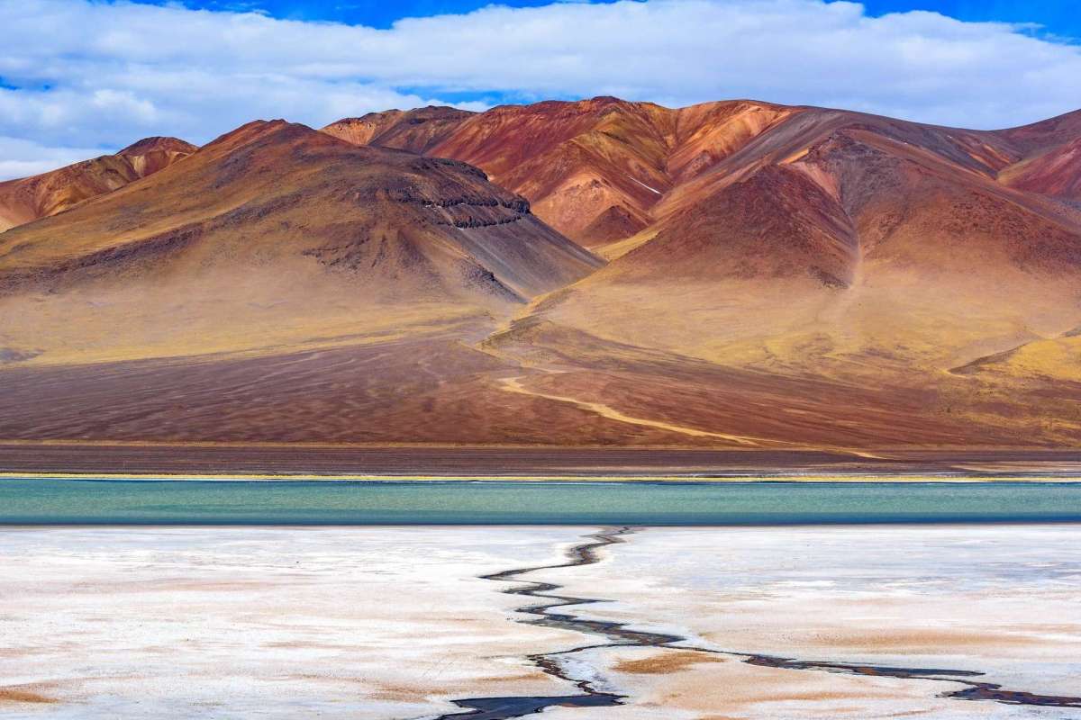 Codelco and SQM sign agreement for Chilean lithium extraction partnership