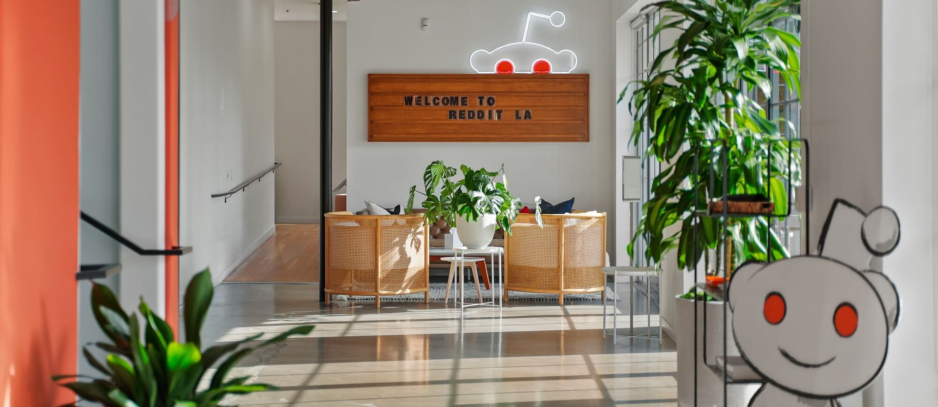 Reddit obtains US$60M deal with Google for AI training, files for public listing