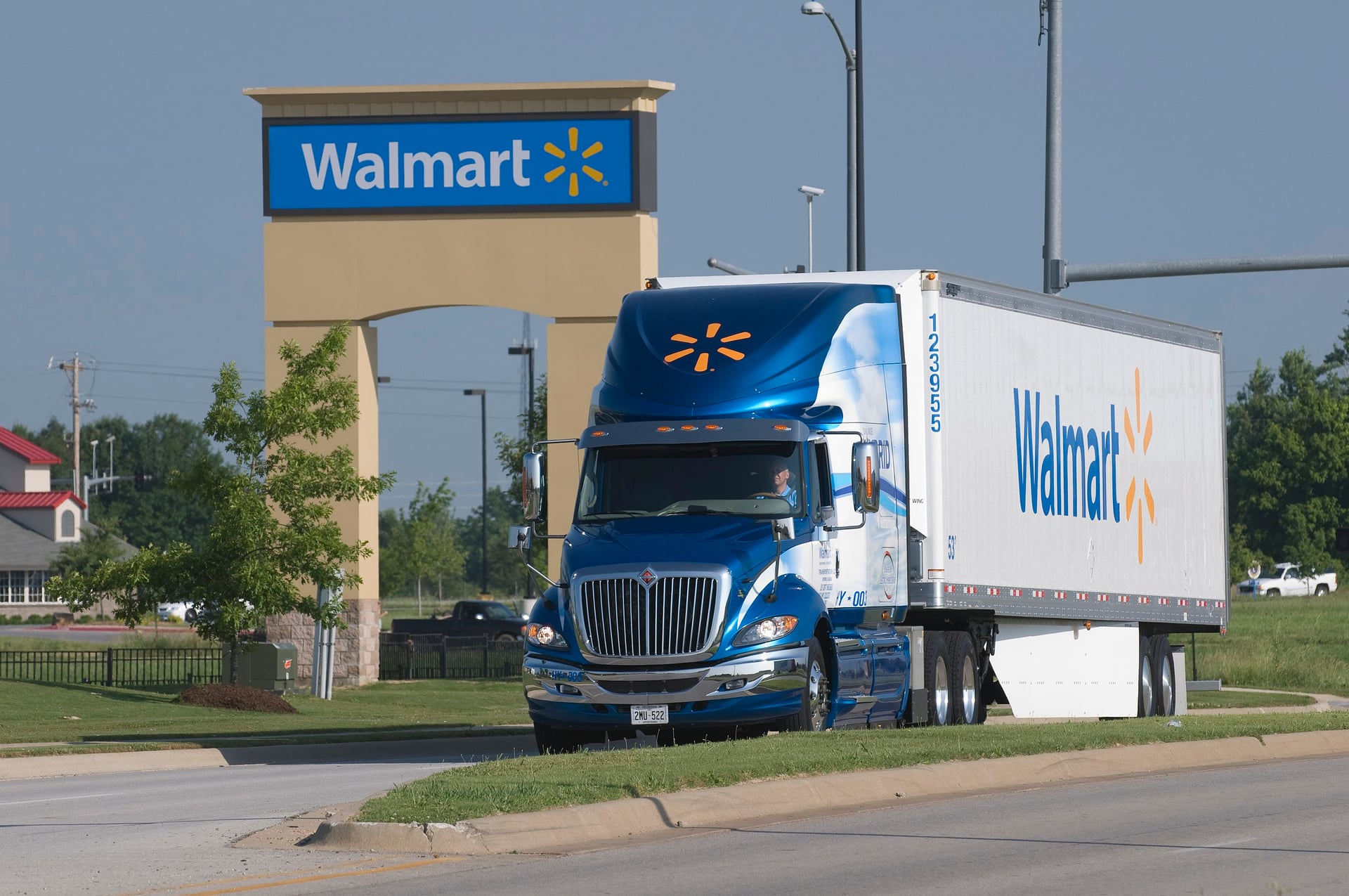 Walmart Full_Hybrid_Truck_-_5261658640