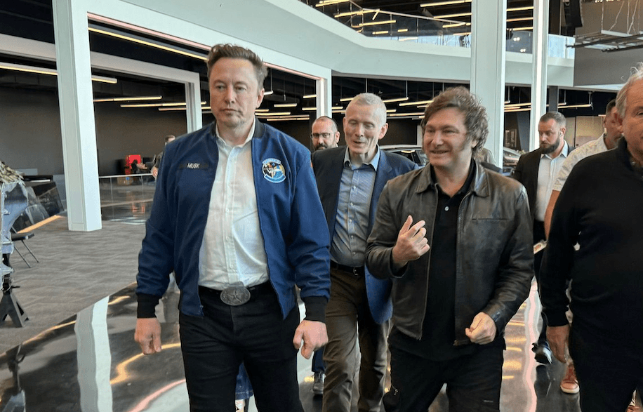 Lithium a 'key theme' during Milei's meeting with Musk at Texas Tesla factory