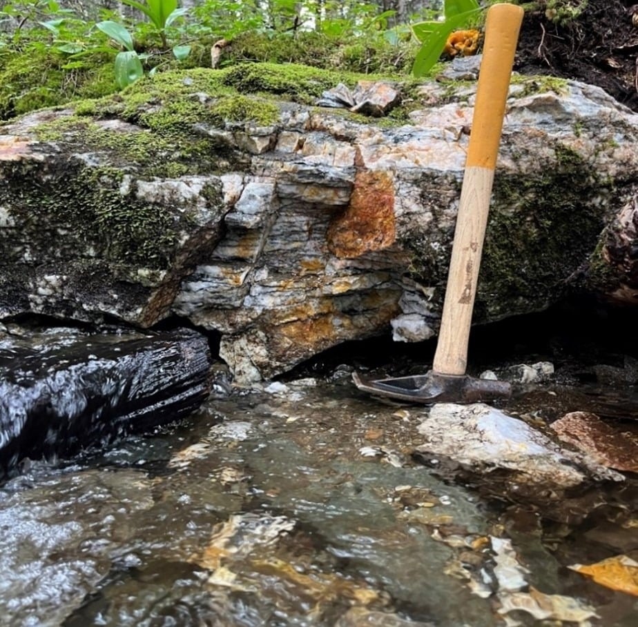 Sokoman Minerals discovers high value gold in early spring prospecting