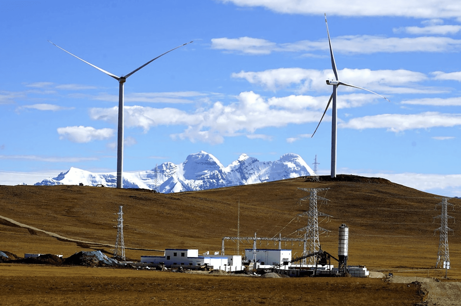 China is the master of green energy, Wood Mackenzie determines