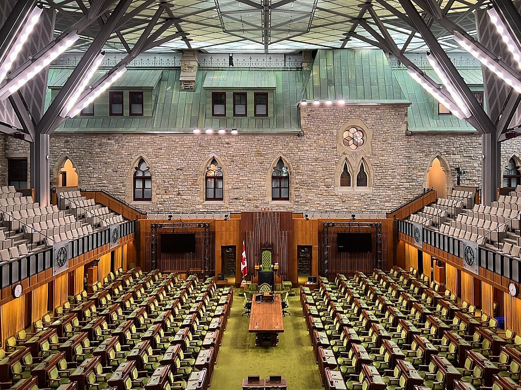 Senators in Ottawa find flaws in cybersecurity bill