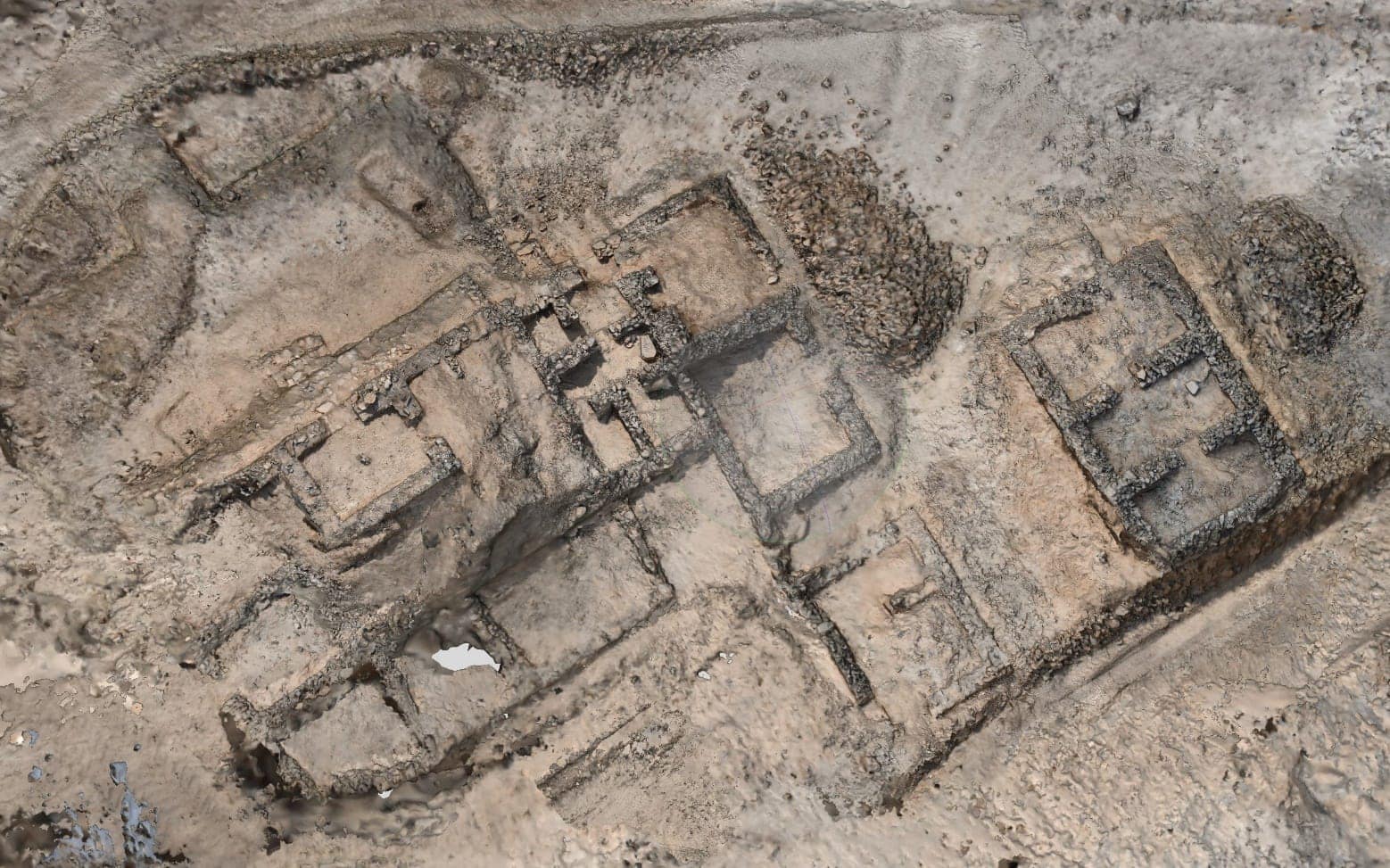 Egyptian archaeologists unearth ancient gold mining complex in Sukari Mountains