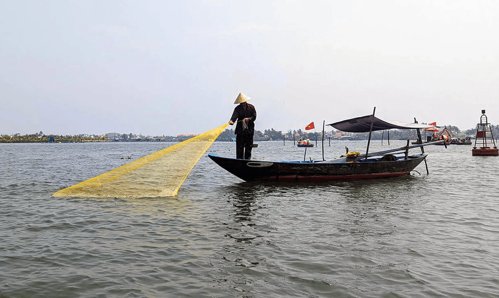 Vietnamese fishermen find 81 kilos of cannabis mysteriously floating