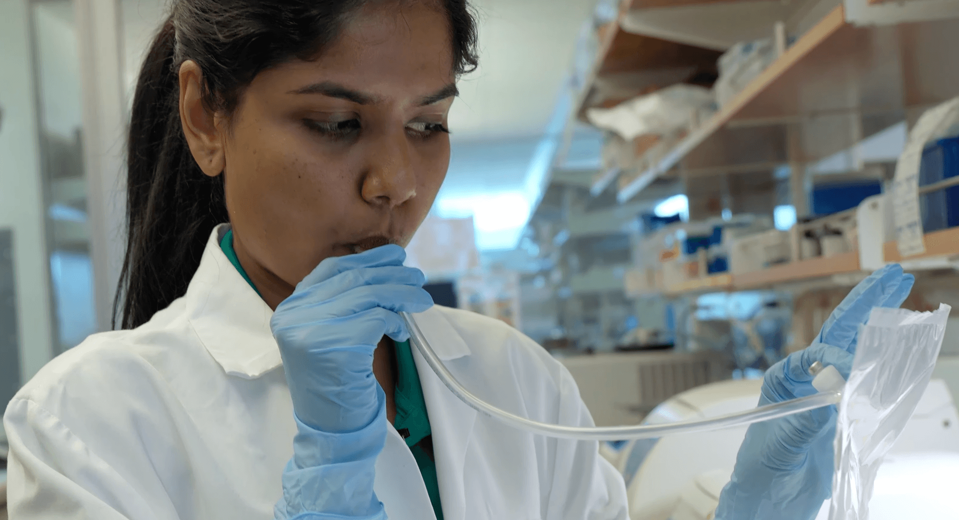 Texas university develops lung cancer breath analysis system