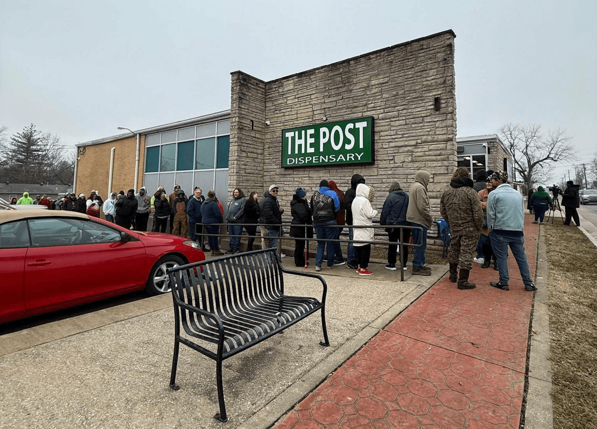 Kentucky's first medical cannabis dispensary runs dry in 1 week