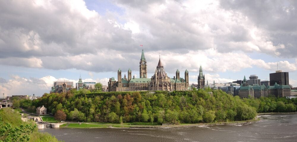 Canada Liberals push age 16 limit for social media, AI chatbot access