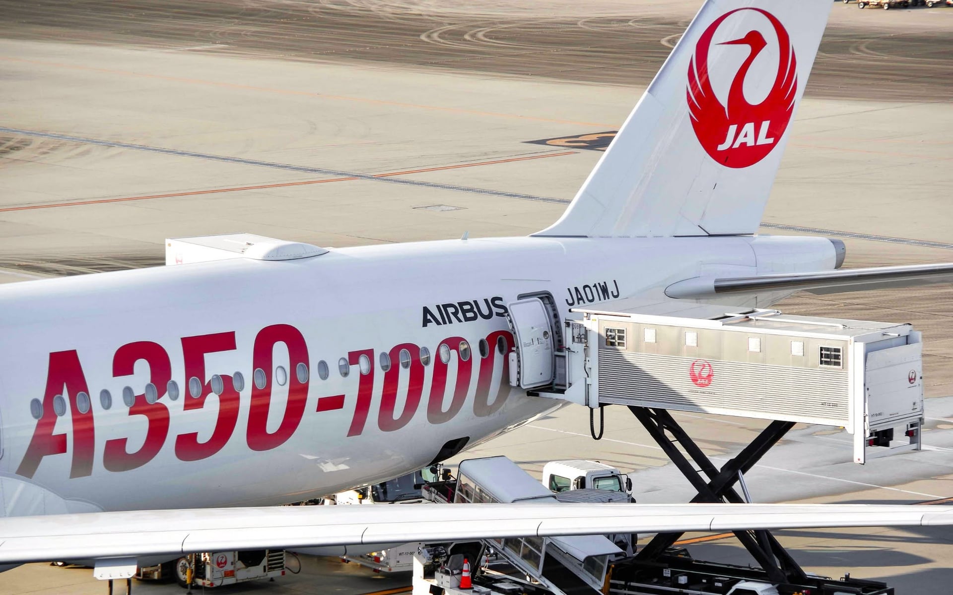 Japanese airlines among worst hit by historically low Yen value