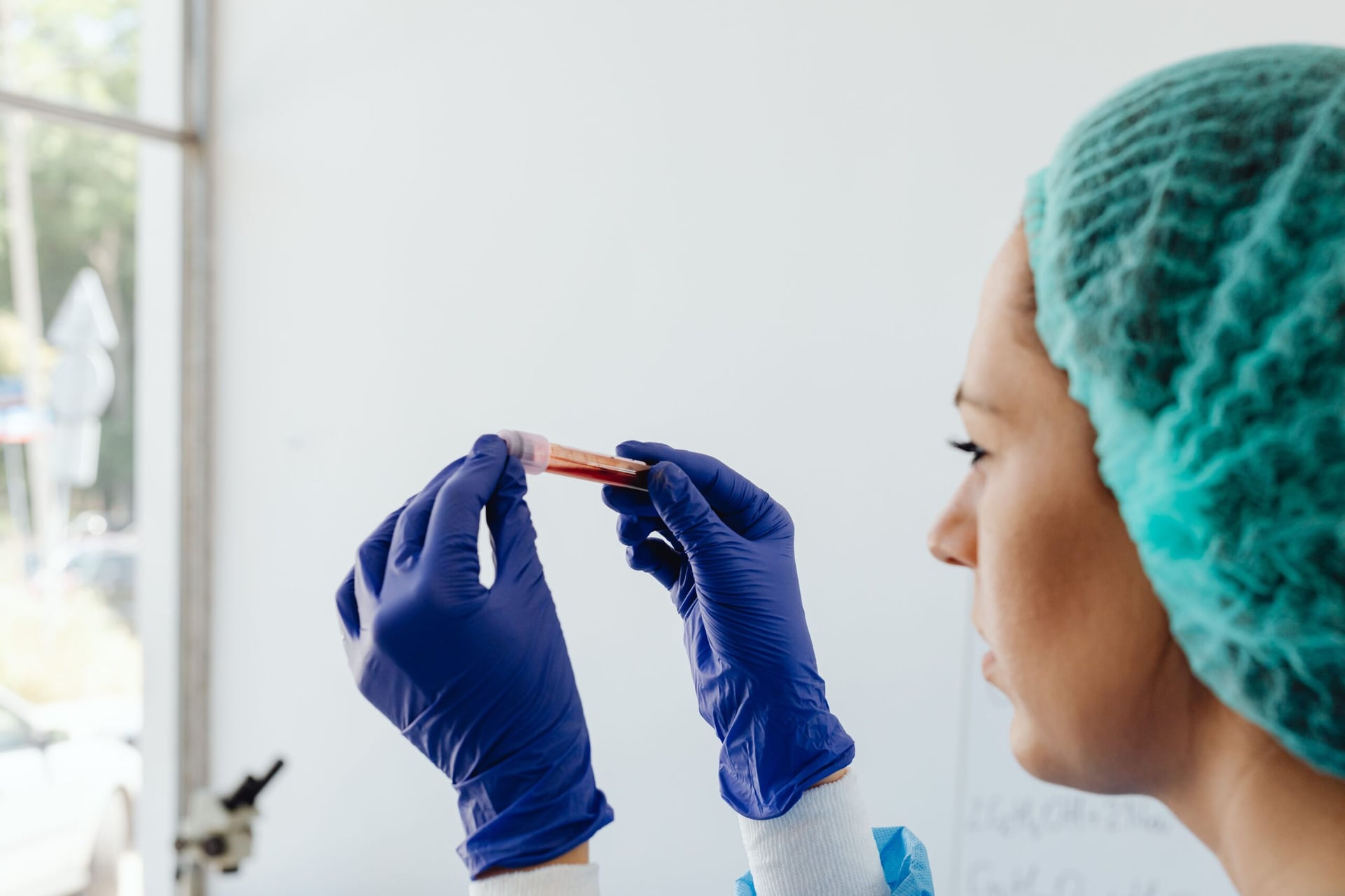 Cizzle Biotech rises 16% from Texas launch of lung cancer blood test