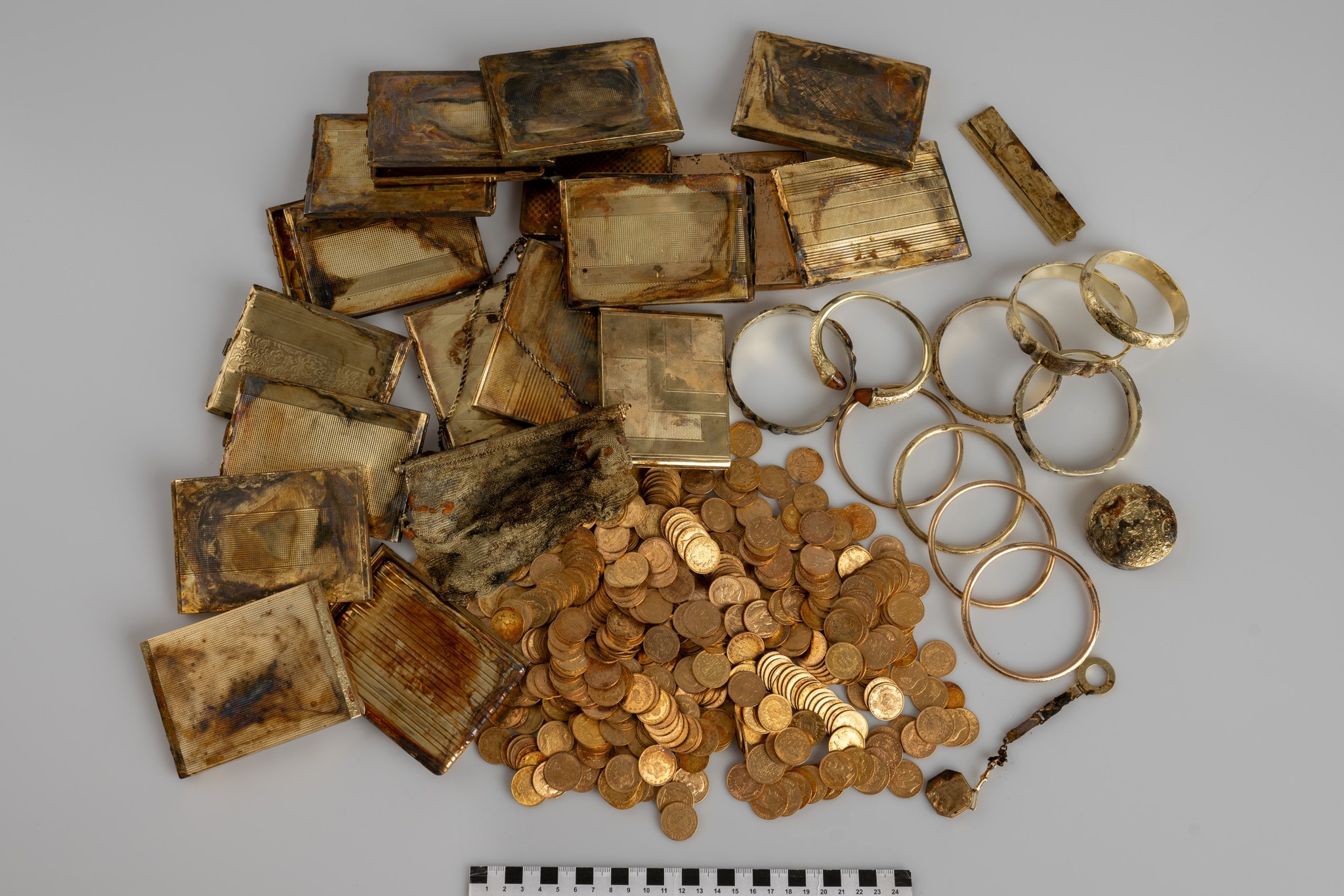 Czech hikers unexpectedly discover trove of gold coins and treasure on their trek