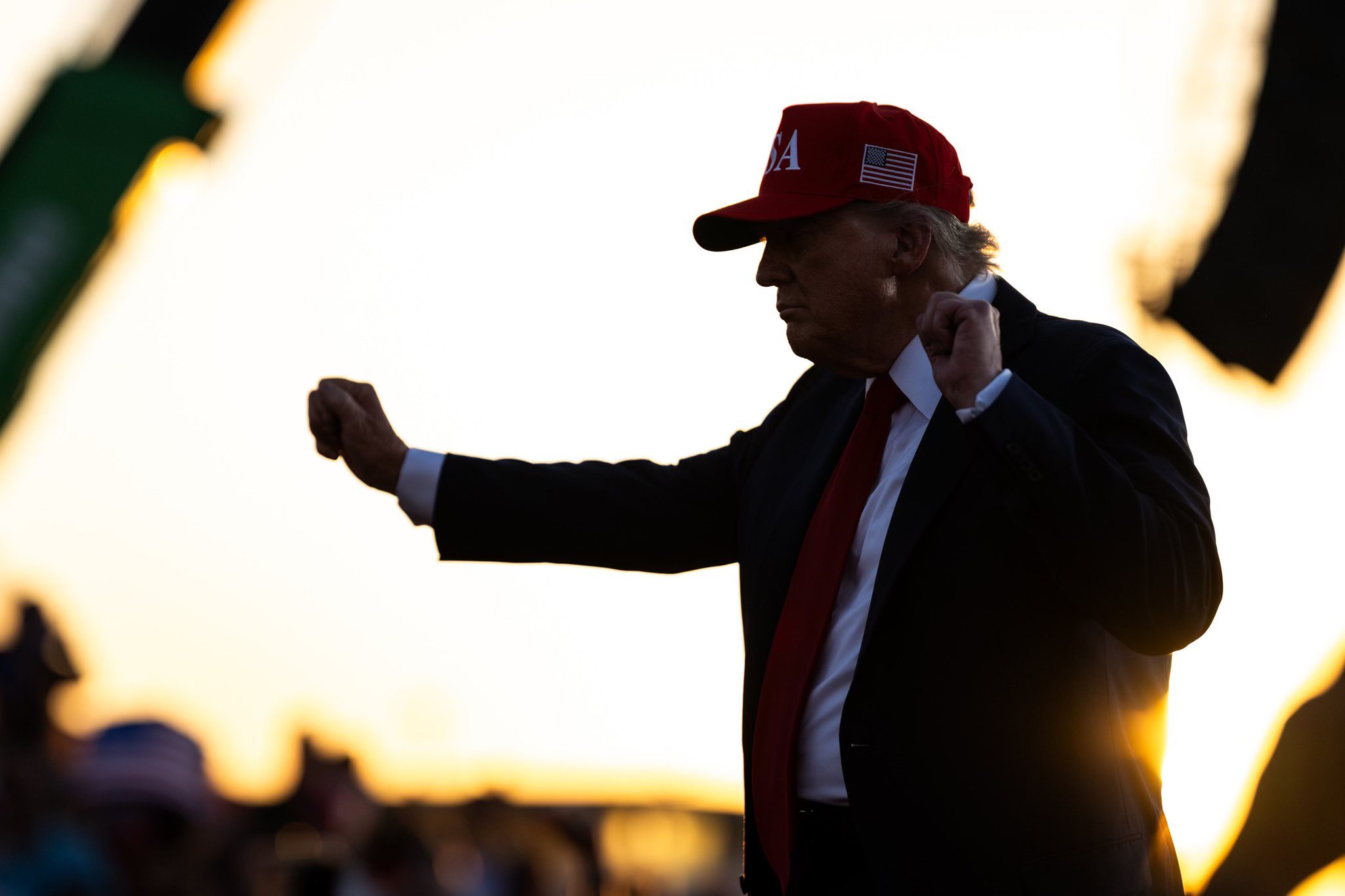 Trump orders global tariff exemption for gold, tungsten and other commodities