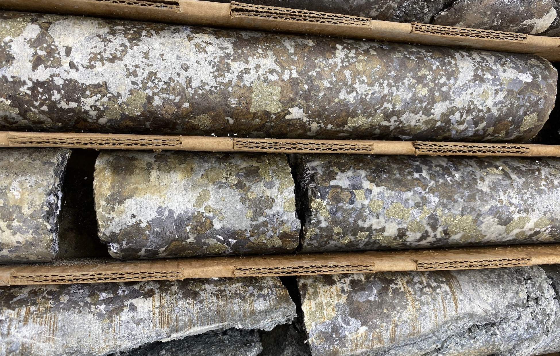 i-80 Gold shares surge as underground construction begins at Archimedes