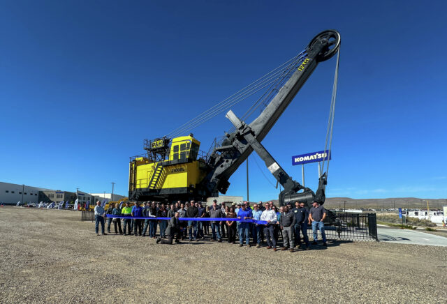 Komatsu celebrates erecting electric shovel monument at Nevada facility