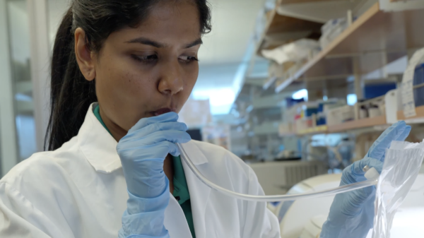 Texas university develops lung cancer breath analysis system