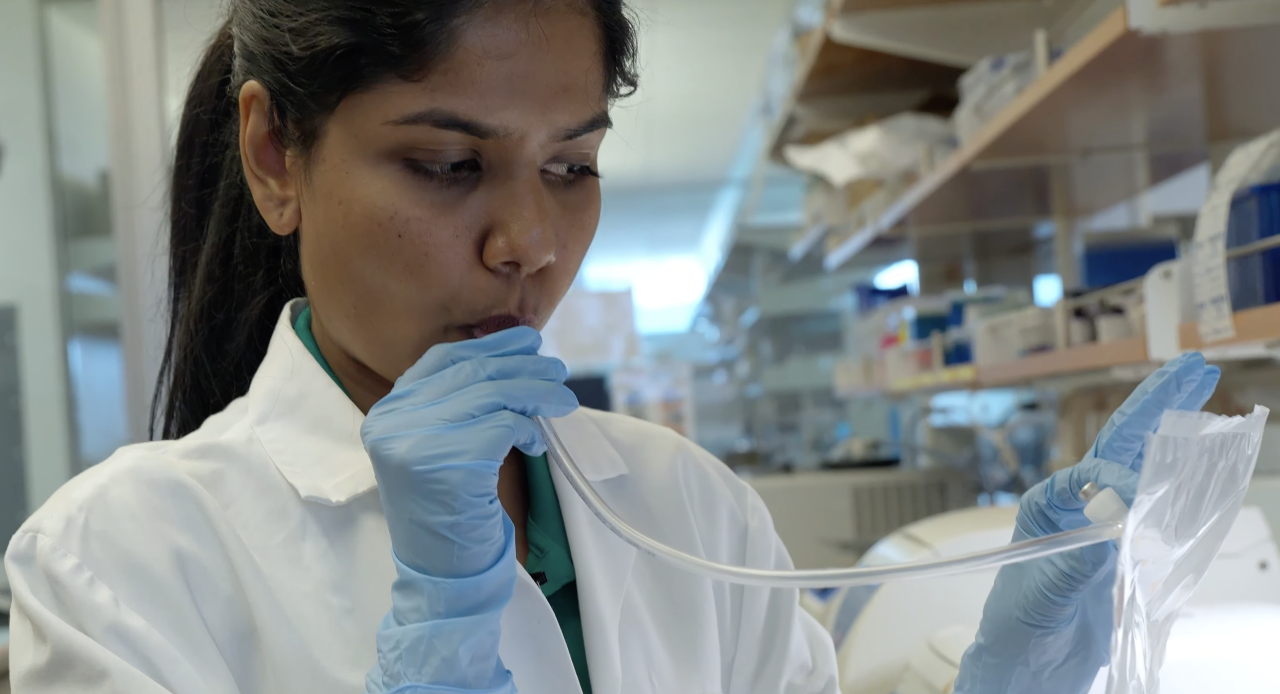 Texas university develops lung cancer breath analysis system