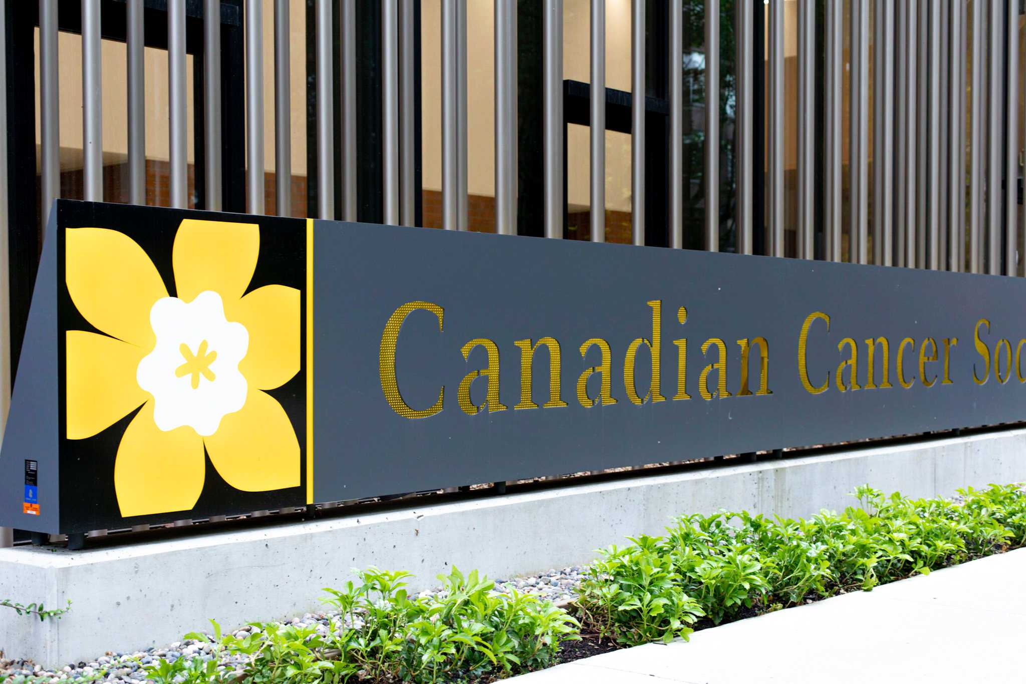 Canadian Cancer Society attempts to cut national lung cancer deaths by 30%